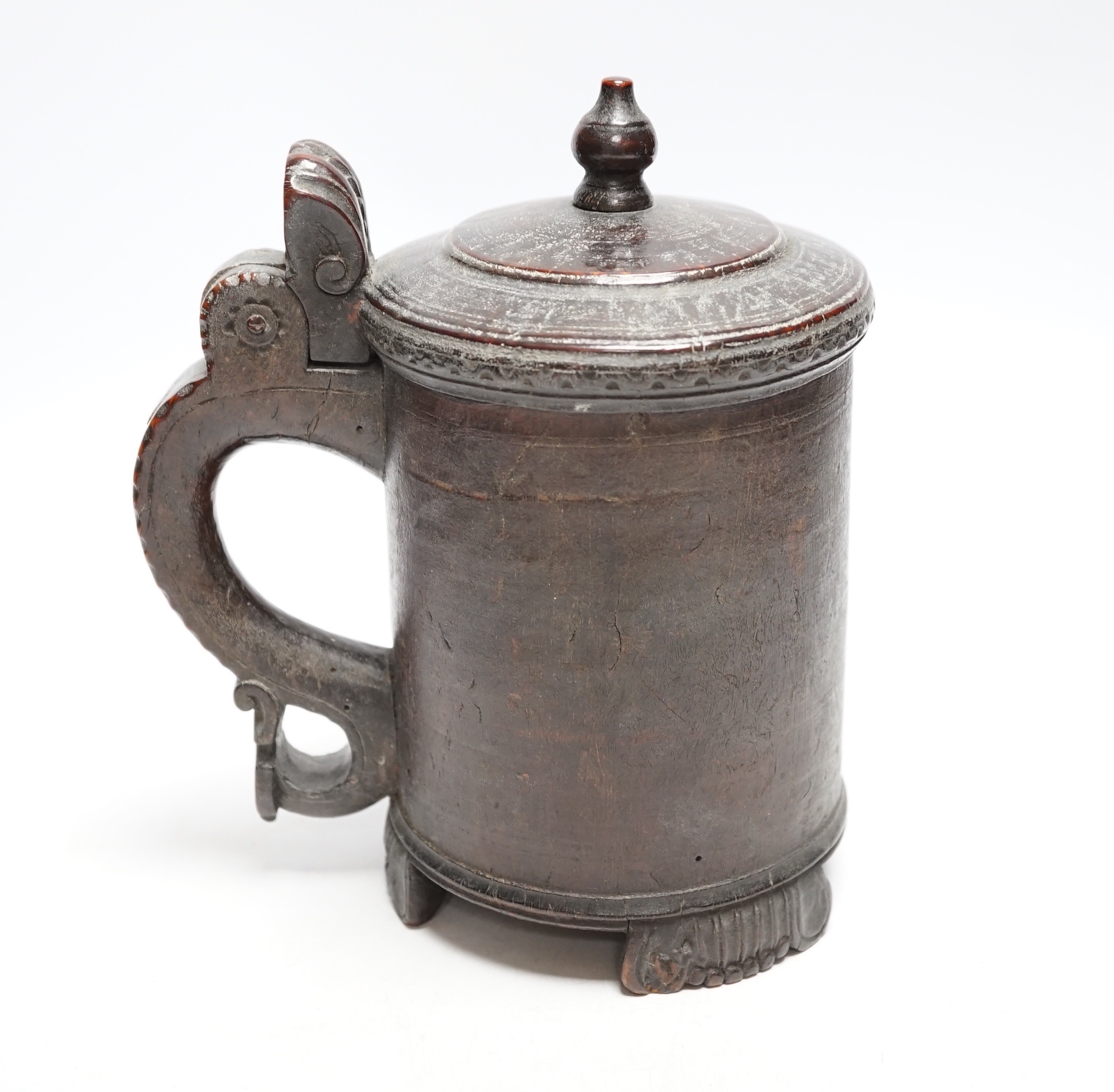 A late 18th/early 19th century Scandinavian treen tankard, 20cm